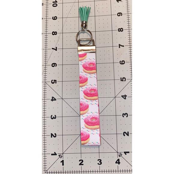 ☀️3/$12☀️ Doughnut and Sprinkle Keychain Wristlet with Green Tassel - Picture 2 of 4